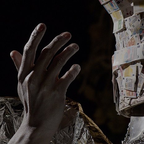 Ag47 õ Pb82 • Silver or Lead • Plata o Plomo